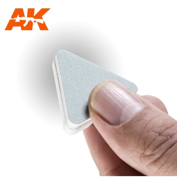 AK Interactive - DOUBLE SIDED SPONGE FILE (SEMI-GLOSS EFFECT / FINE POLISHING)