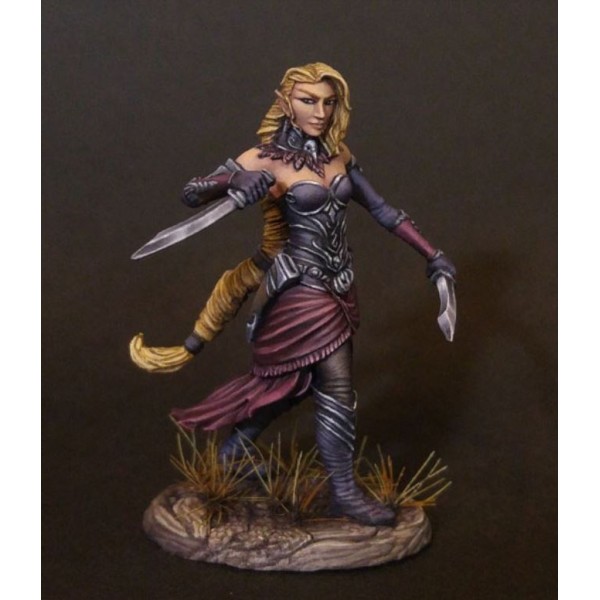 Dark Sword Miniatures - Visions in Fantasy - Female Elven Rogue