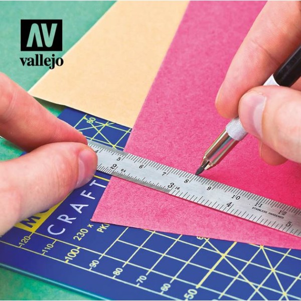 Vallejo - Tools - Steel Rule (150 mm)