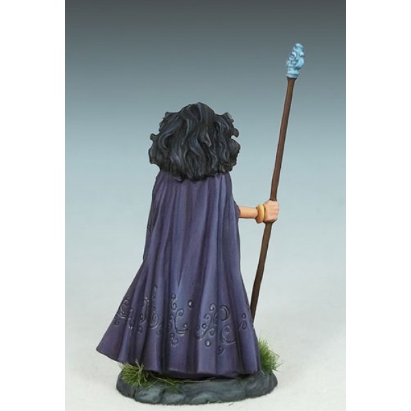 Dark Sword Miniatures - Elmore Masterworks - Female Mage w/ Staff #2