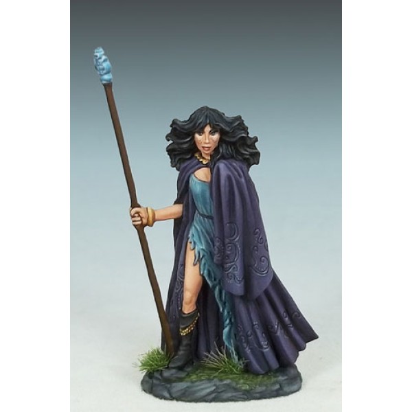 Dark Sword Miniatures - Elmore Masterworks - Female Mage w/ Staff #2