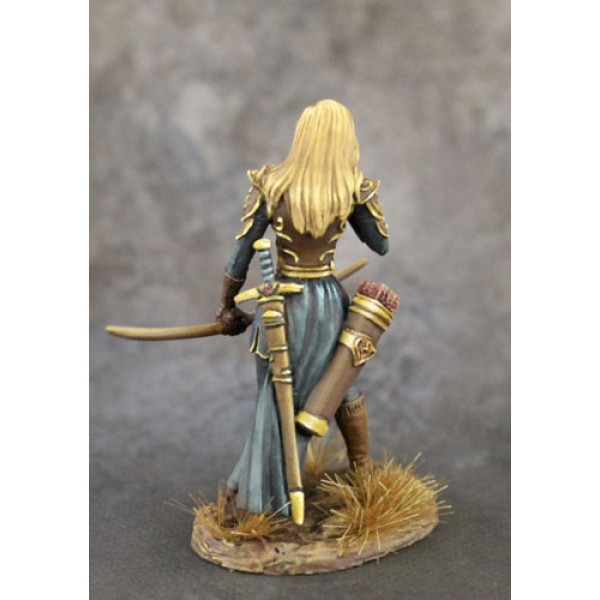Dark Sword Miniatures - Elmore Masterworks - Female Elven Archer