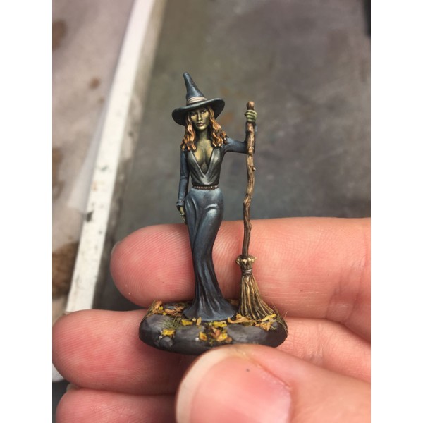 Dark Sword Miniatures - Visions in Fantasy - Female Pinup Witch
