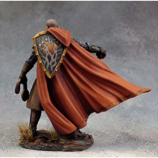 Dark Sword Miniatures - Visions in Fantasy - Male Cleric w/ Mace