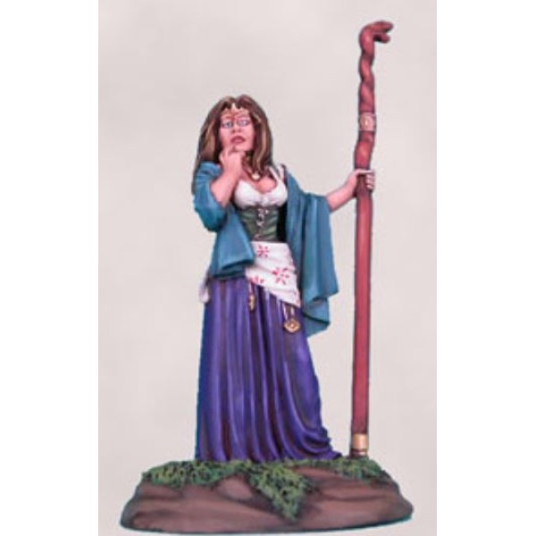 Dark Sword Miniatures - Elmore Masterworks - Female Mage w/ Staff