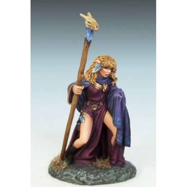 Dark Sword Miniatures - Elmore Masterworks - Female Elven Mage w/ Staff