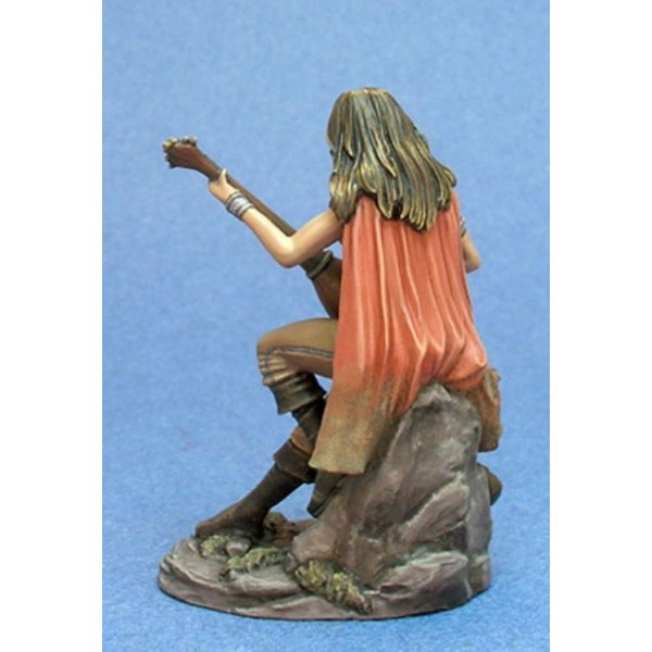 Dark Sword Miniatures - Easley Masterworks - Female Bard w/ Lute