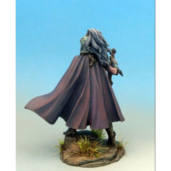 Dark Sword Miniatures - Visions in Fantasy - Female Warrior with Two Handed Sword