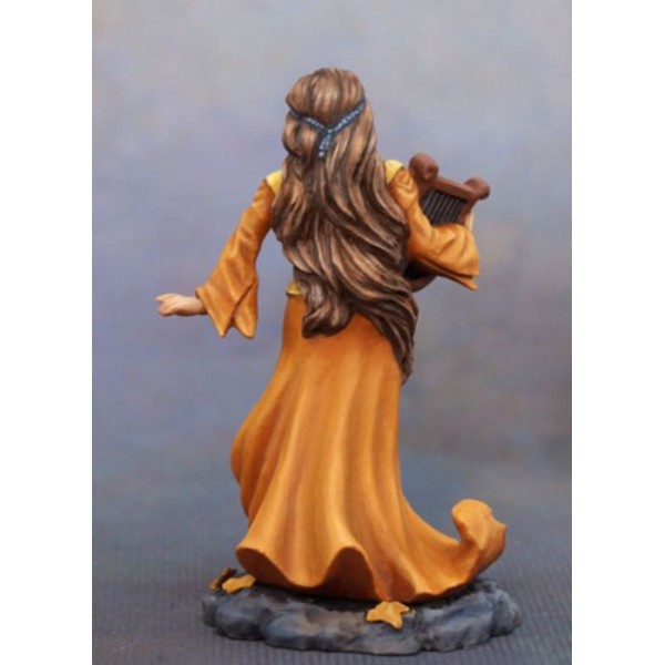 Dark Sword Miniatures - Stephanie Law Masterworks - Female Bard with Harp