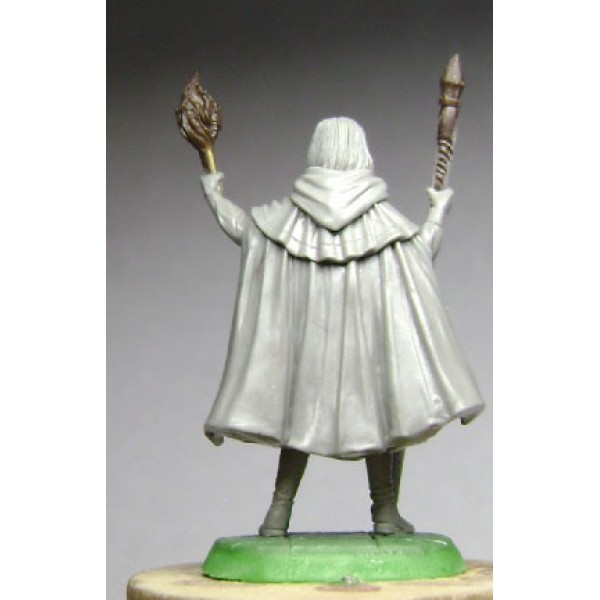 Dark Sword Miniatures - Easley Masterworks - Female Mage