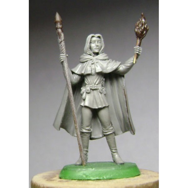 Dark Sword Miniatures - Easley Masterworks - Female Mage