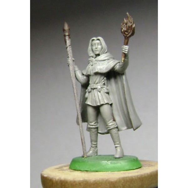 Dark Sword Miniatures - Easley Masterworks - Female Mage