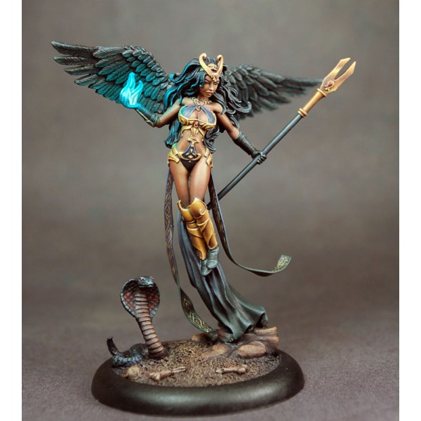Dark Sword Miniatures - Visions in Fantasy - Thief of Hearts # 5 - Female Mage w/ Staff